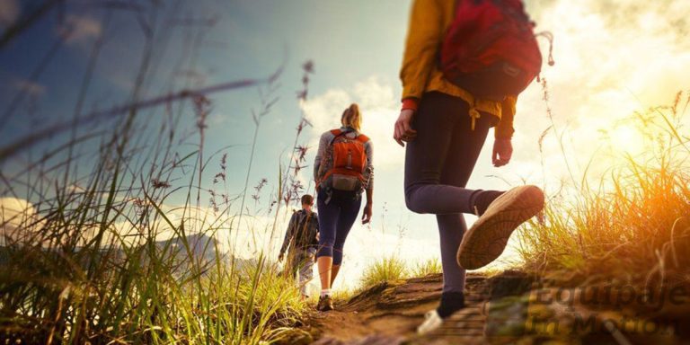 ¿Qué es el Trekking y qué debes llevar en tu mochila de senderismo?